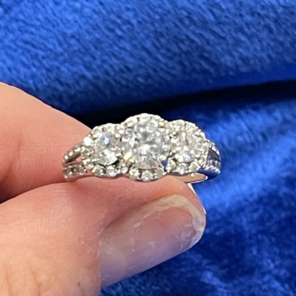 Ladies Fashion Ring